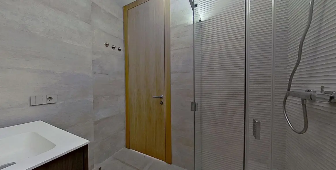 Продажа апартаментов на среднем этаже в Málaga Centro 14