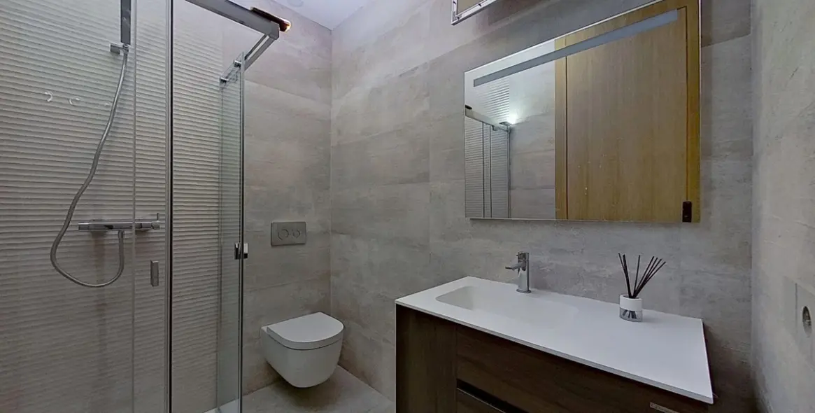 Продажа апартаментов на среднем этаже в Málaga Centro 15