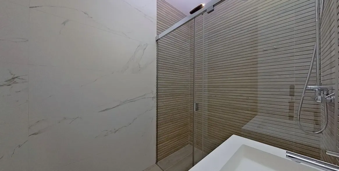 Продажа апартаментов на среднем этаже в Málaga Centro 17