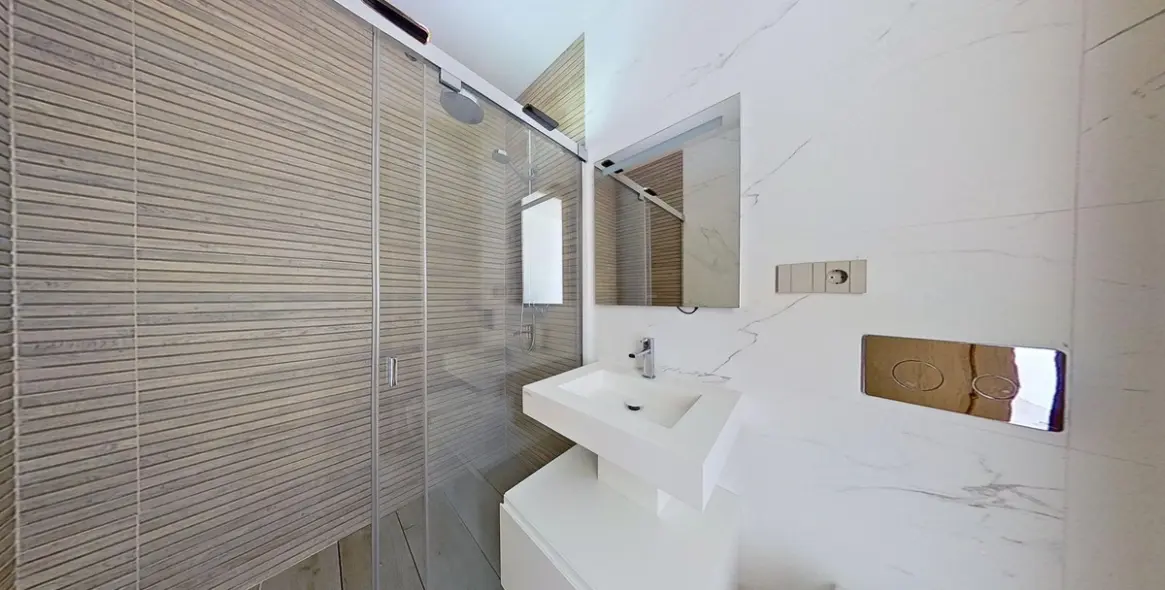 Продажа апартаментов на среднем этаже в Málaga Centro 18