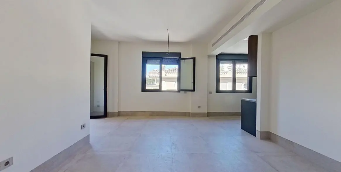 Продажа апартаментов на среднем этаже в Málaga Centro 26