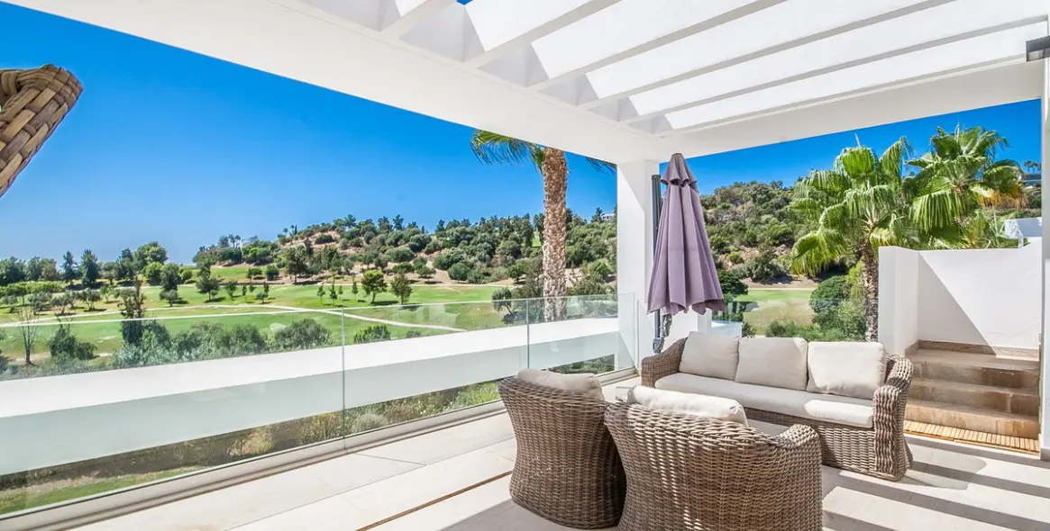 Sale of penthouse duplex in Benahavís 1