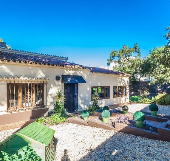 Oтдельно стоящая вилла R5232154