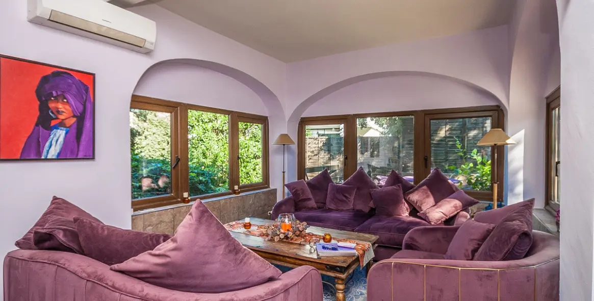 Продажа  отдельно стоящей виллы в Marbella East (район Elviria) 3