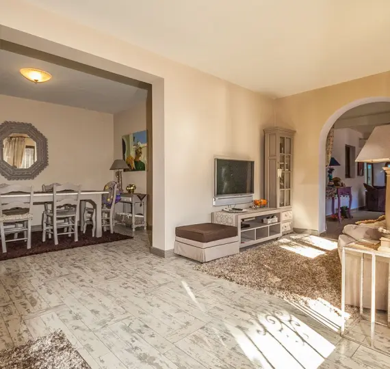 Oтдельно стоящая вилла R5232154