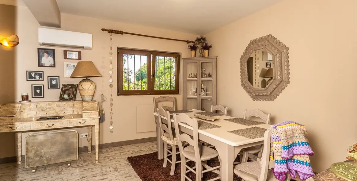 Продажа  отдельно стоящей виллы в Marbella East (район Elviria) 6