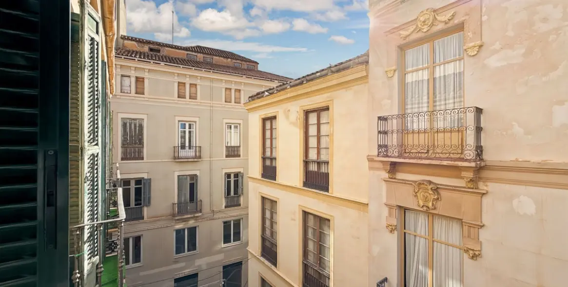 Sale of middle floor apartment in Centro Histórico 6