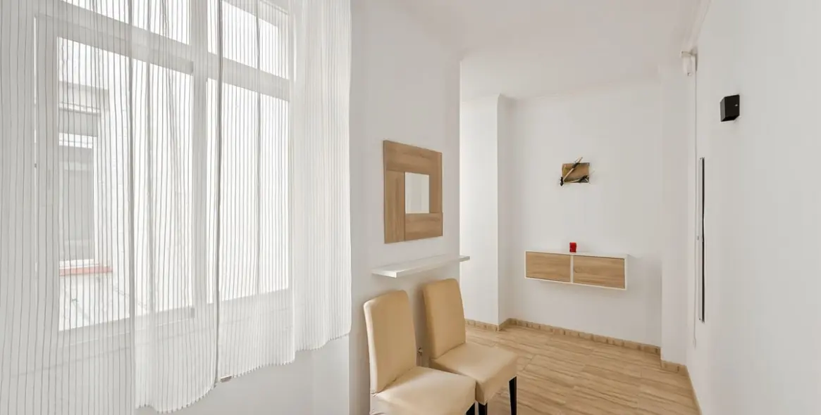 Sale of middle floor apartment in Centro Histórico 9