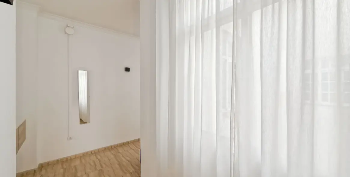 Sale of middle floor apartment in Centro Histórico 11