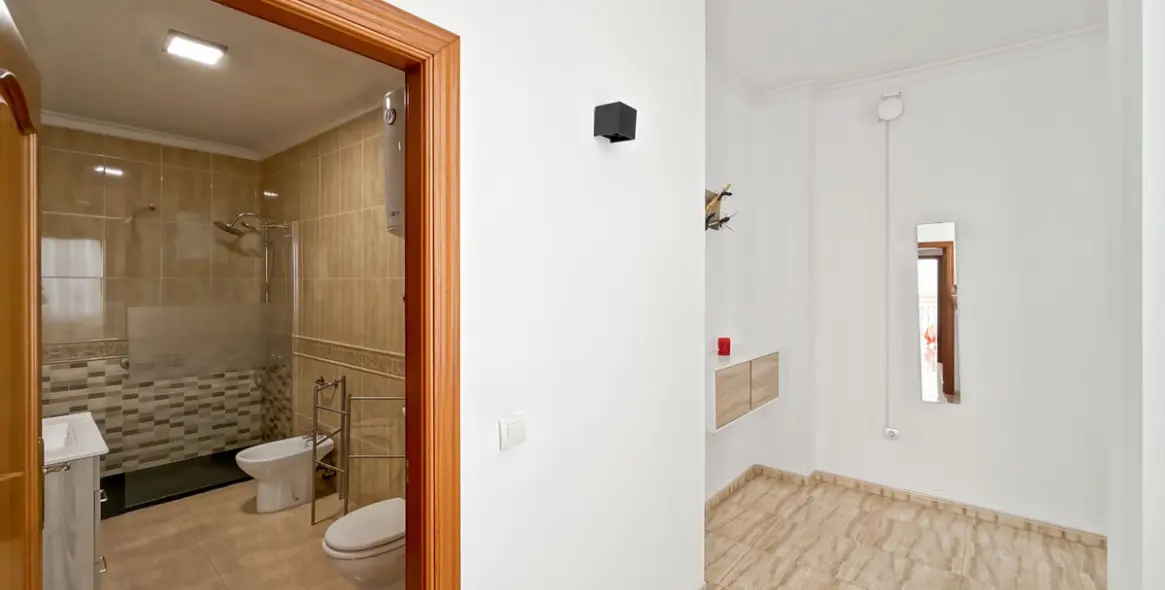 Sale of middle floor apartment in Centro Histórico 12