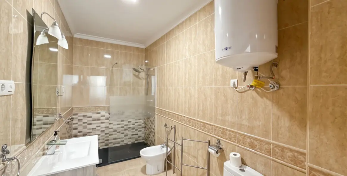 Sale of middle floor apartment in Centro Histórico 13