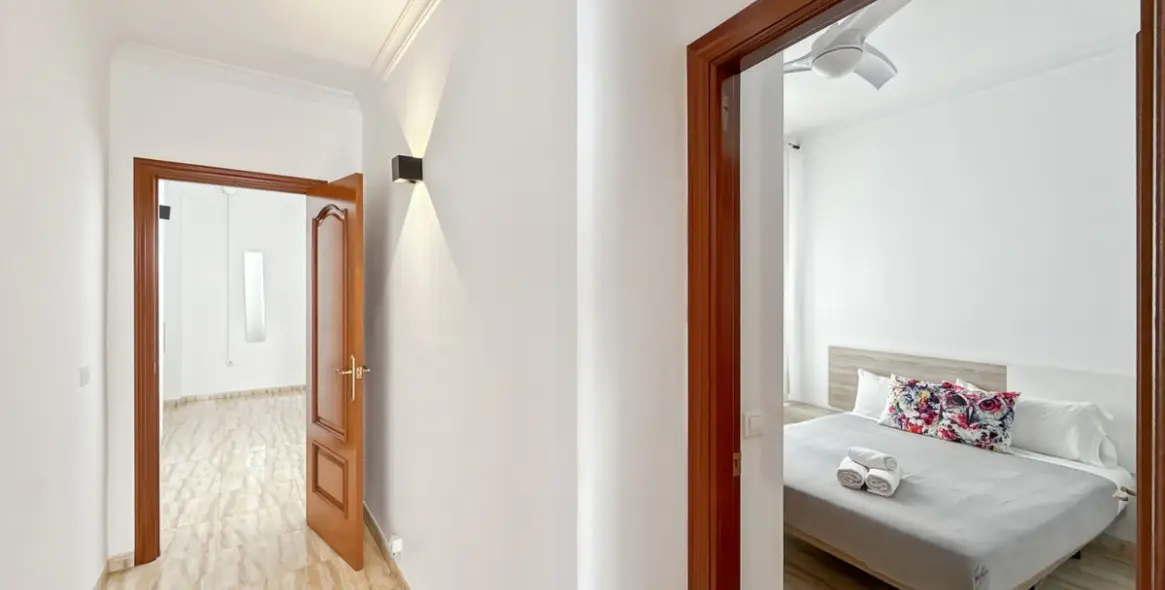 Sale of middle floor apartment in Centro Histórico 18