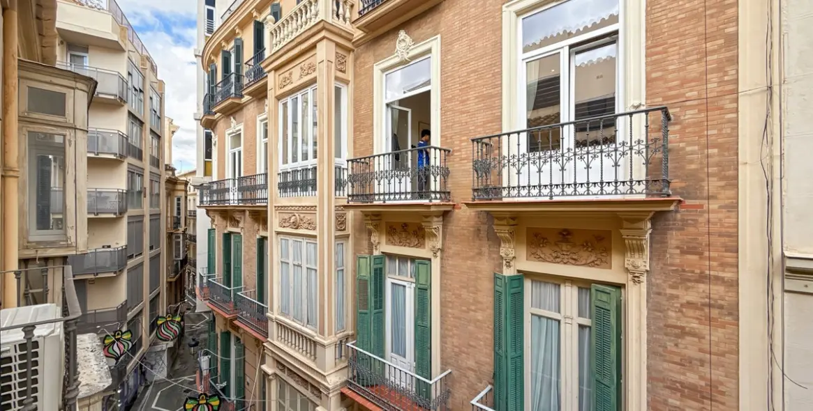 Продажа апартаментов на среднем этаже в Centro Histórico 57