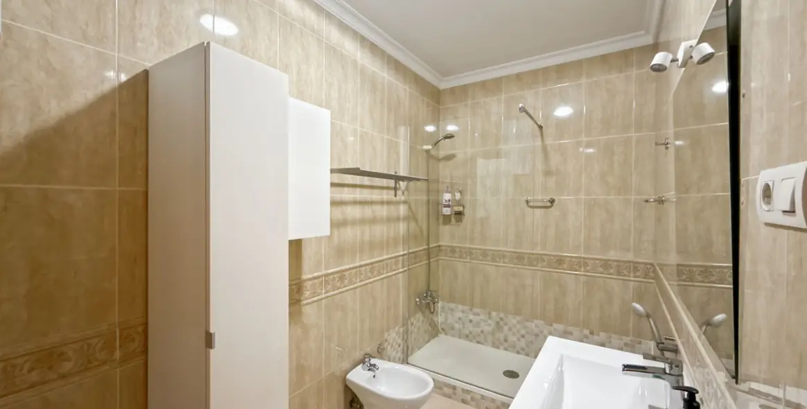 Продажа апартаментов на среднем этаже в Centro Histórico 70