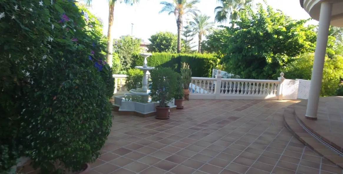 Sale of detached villa in Alhaurín de la Torre 33