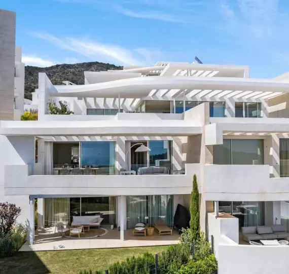 Sale of middle floor apartment in Marbella