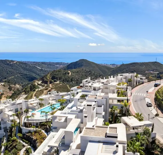 Sale of middle floor apartment in Marbella