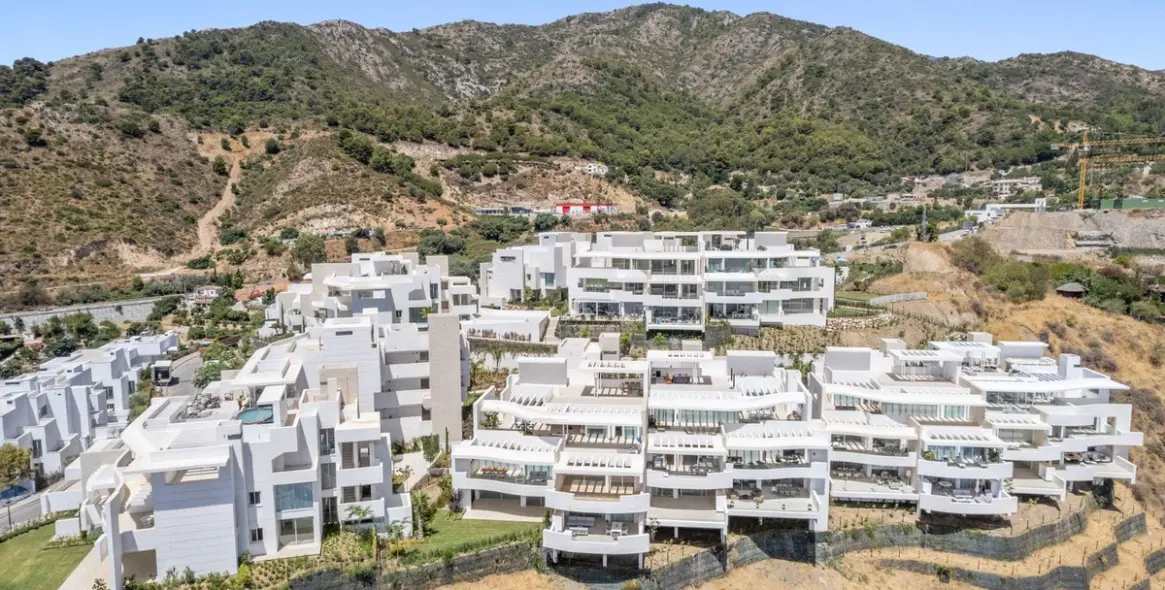 Продажа апартаментов на среднем этаже в Marbella 3