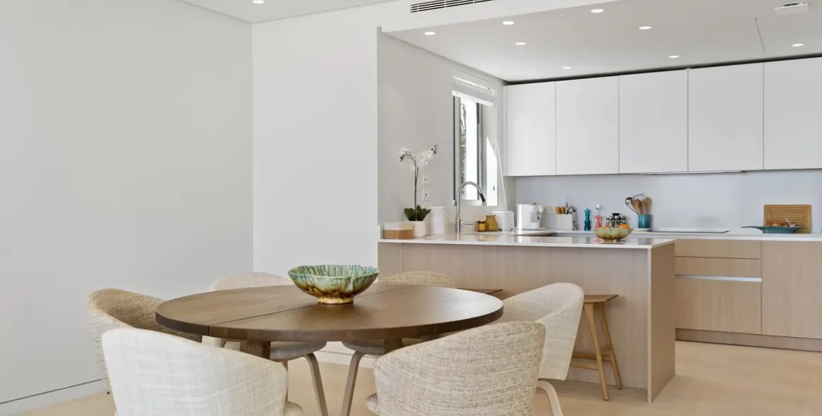 Sale of middle floor apartment in Marbella 25