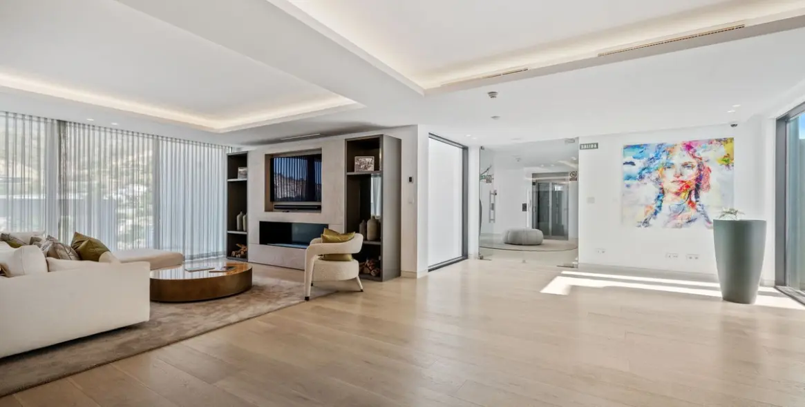 Sale of middle floor apartment in Marbella 31