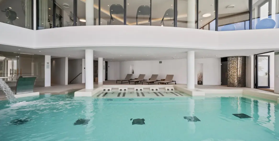 Sale of middle floor apartment in Marbella 39