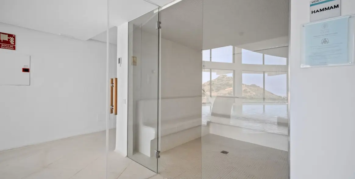 Sale of middle floor apartment in Marbella 40