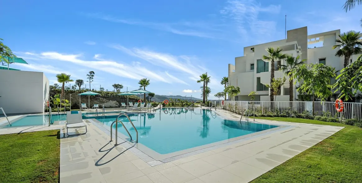 Sale of middle floor apartment in Marbella 42