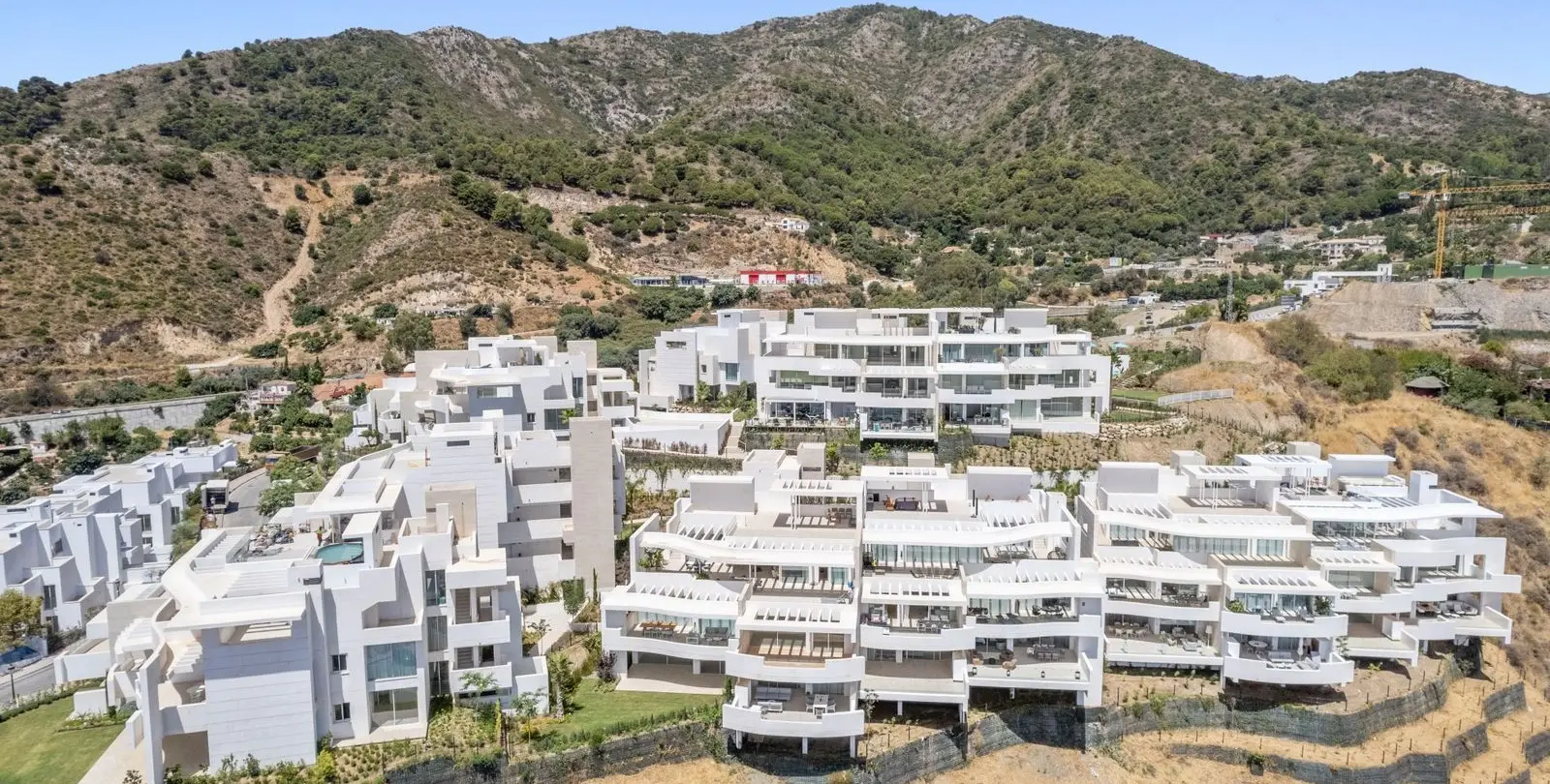 Продажа апартаментов на среднем этаже в Marbella 3