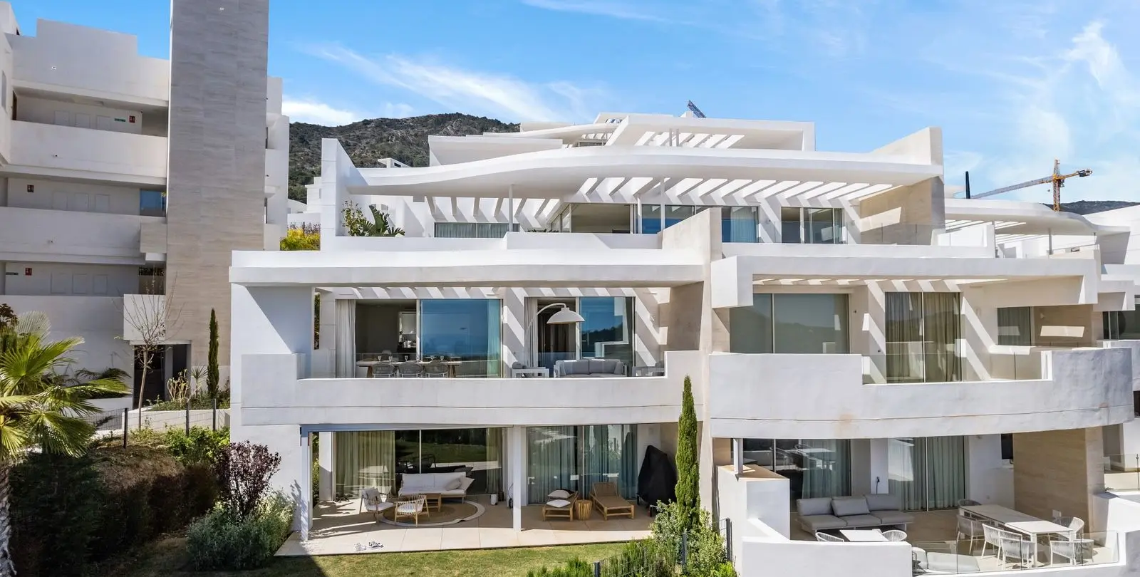 Venta de apartamento en planta media en Marbella 1
