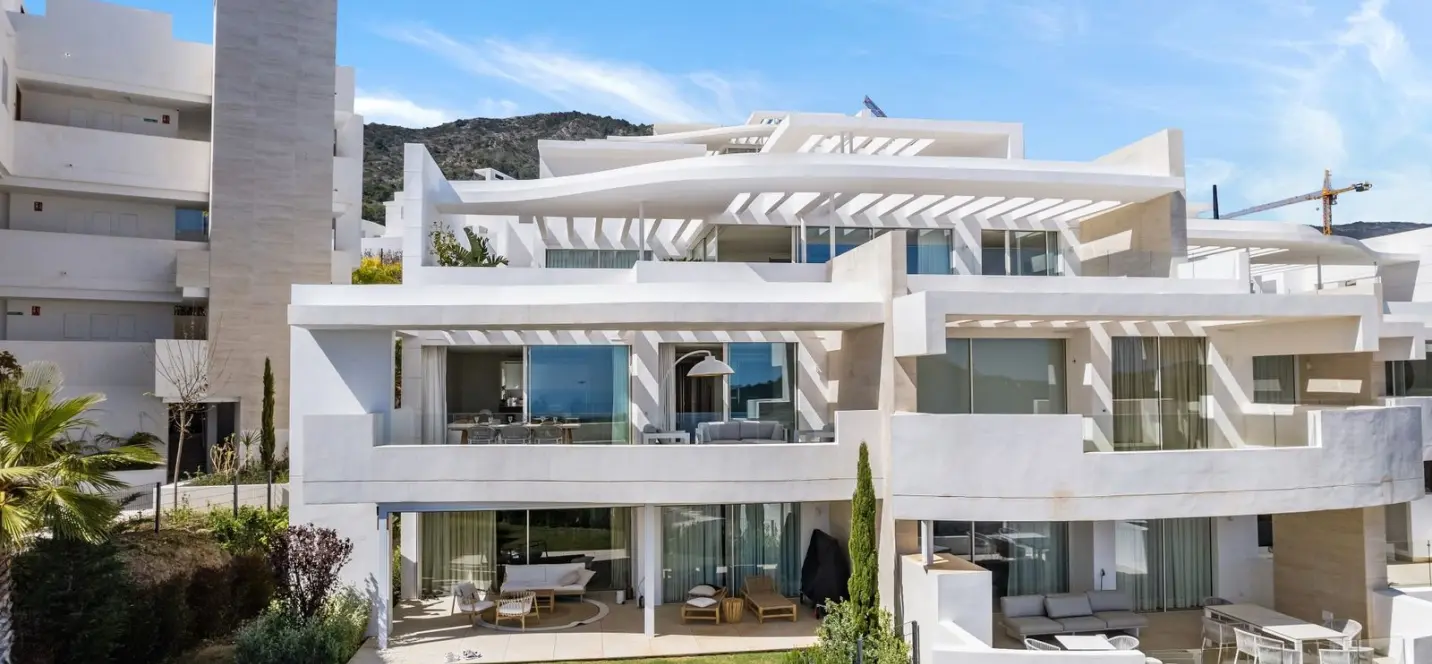 Venta de apartamento en planta media en Marbella 0