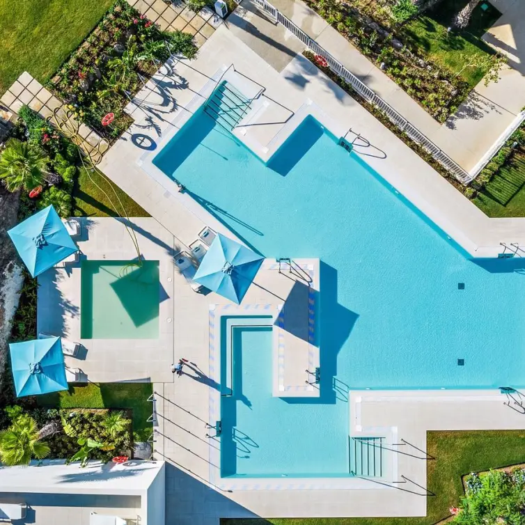 Venta de apartamento en planta media en Marbella