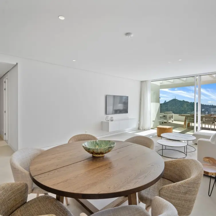 Venta de apartamento en planta media en Marbella