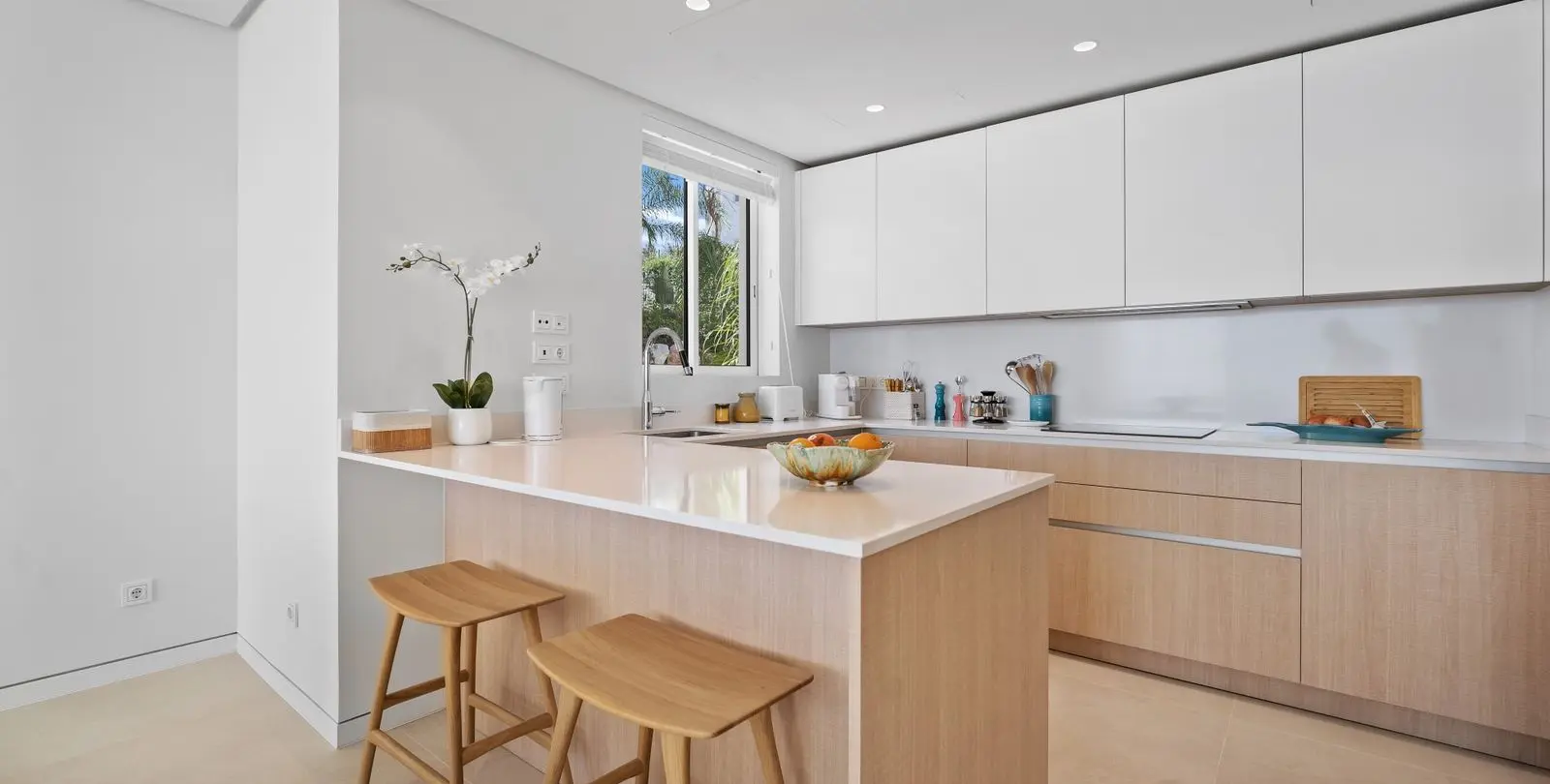 Venta de apartamento en planta media en Marbella 8