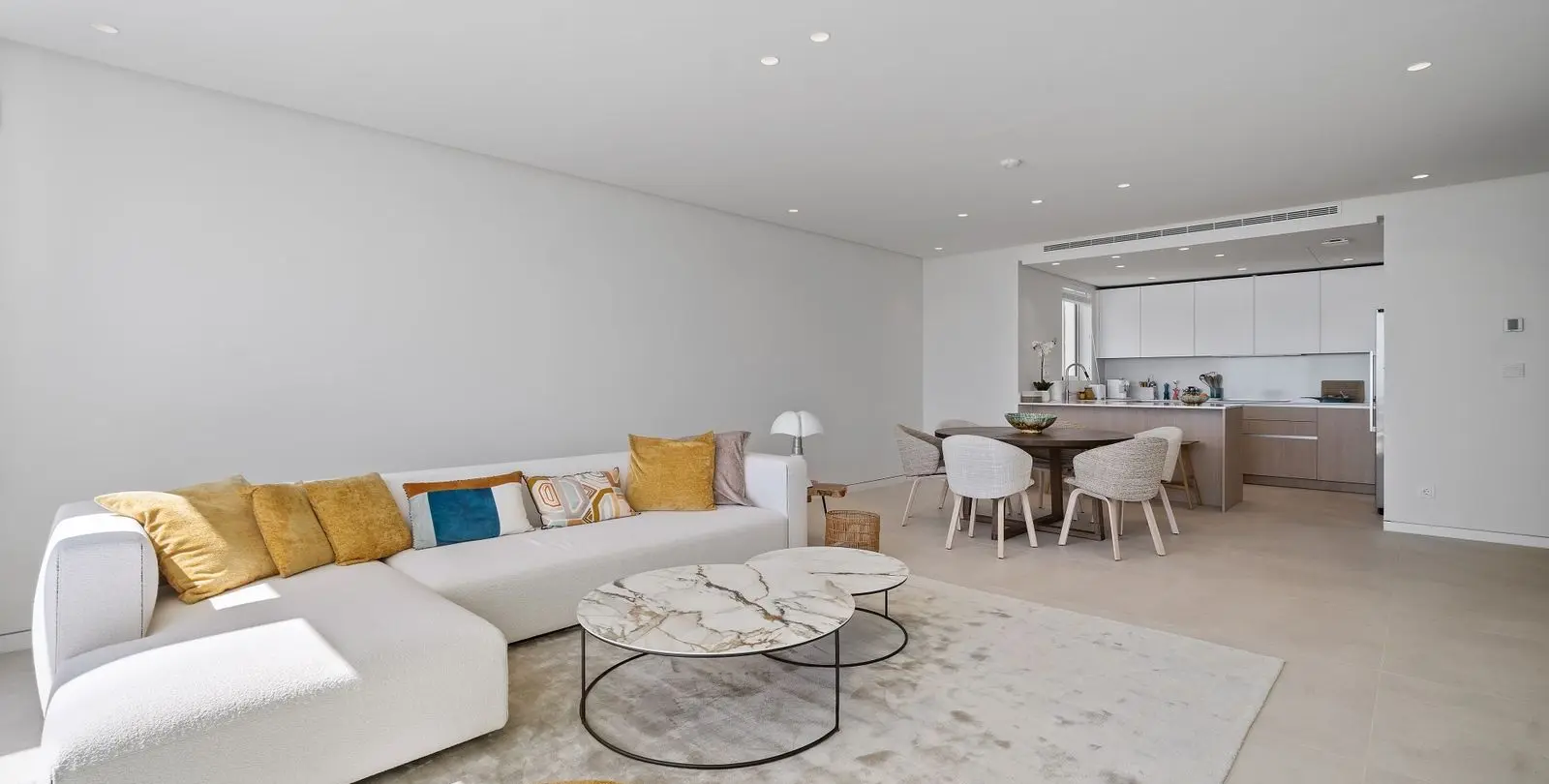 Venta de apartamento en planta media en Marbella 10