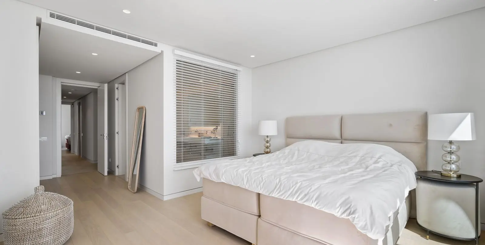 Venta de apartamento en planta media en Marbella 16