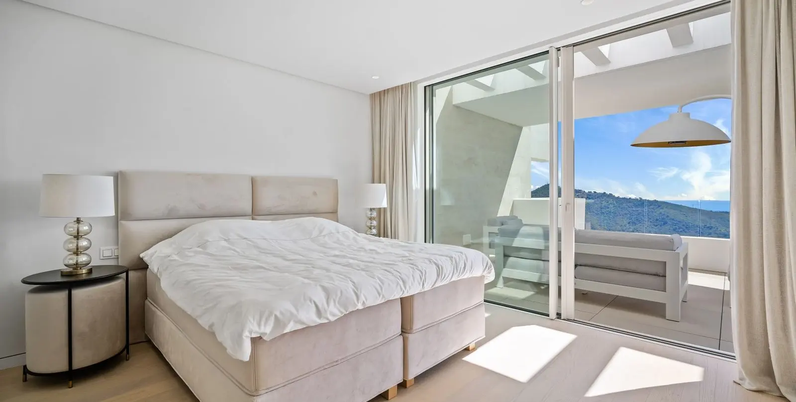 Venta de apartamento en planta media en Marbella 17