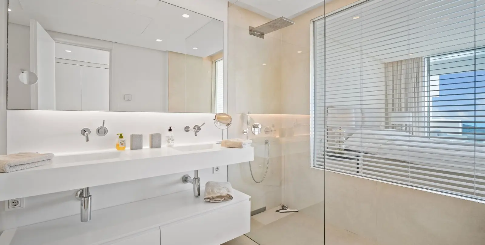 Venta de apartamento en planta media en Marbella 18