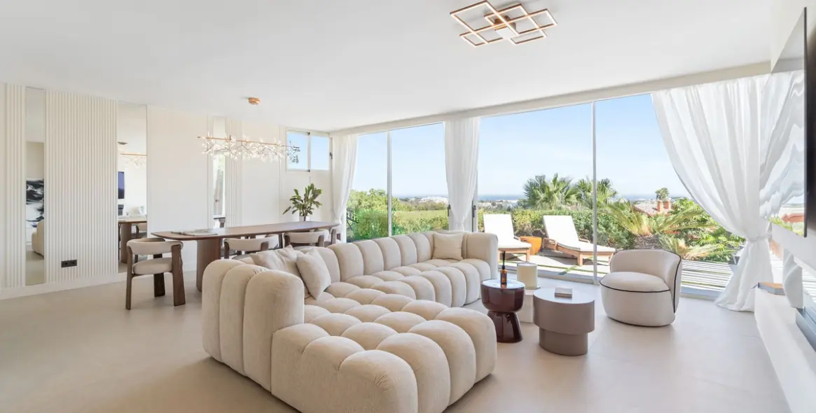 Sale of ground floor apartment in Nueva Andalucía (district Nueva Andalucía) 2