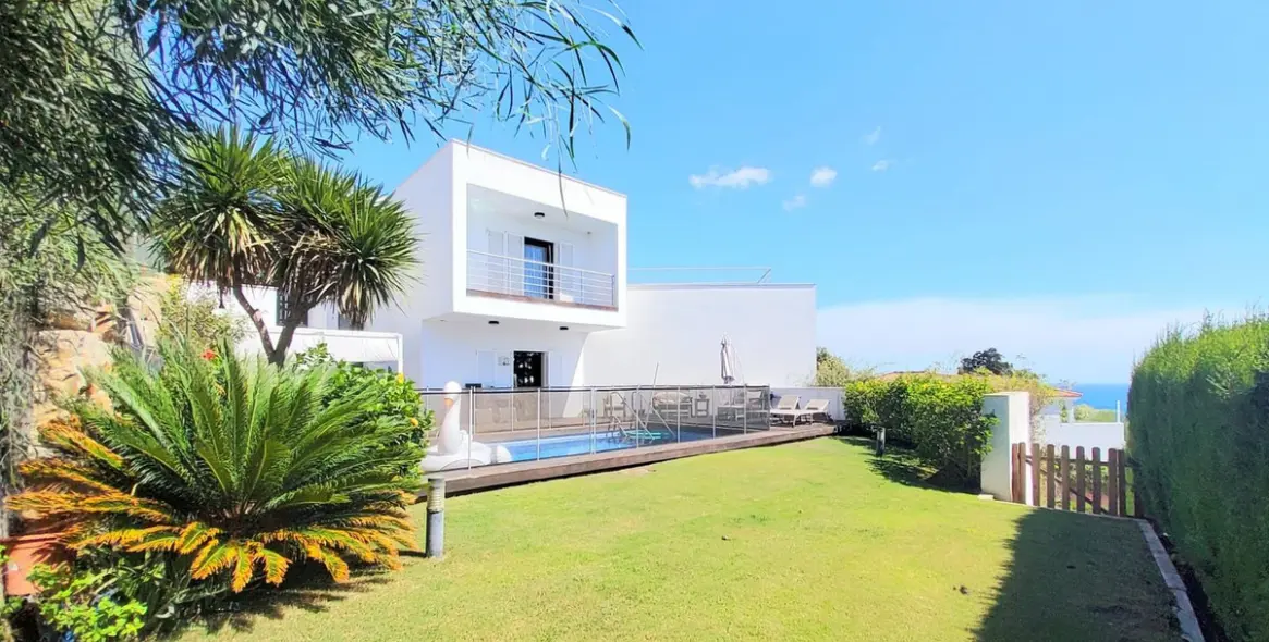 Продажа  отдельно стоящей виллы в Torreguadiaro 1