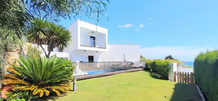 Продажа  отдельно стоящей виллы в Torreguadiaro 0