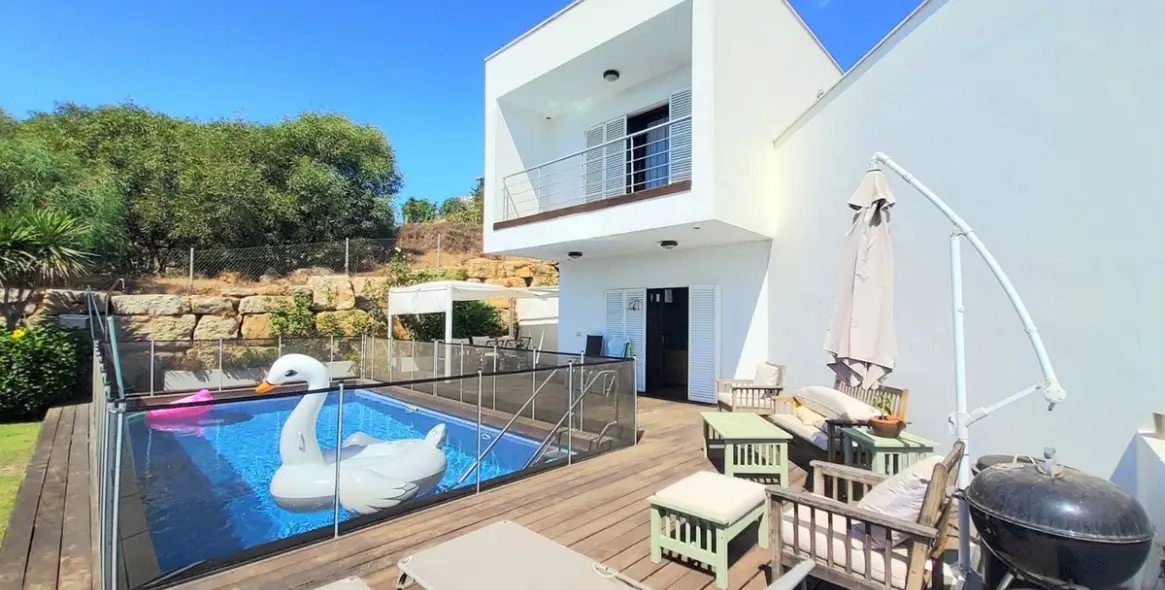 Продажа  отдельно стоящей виллы в Torreguadiaro 2