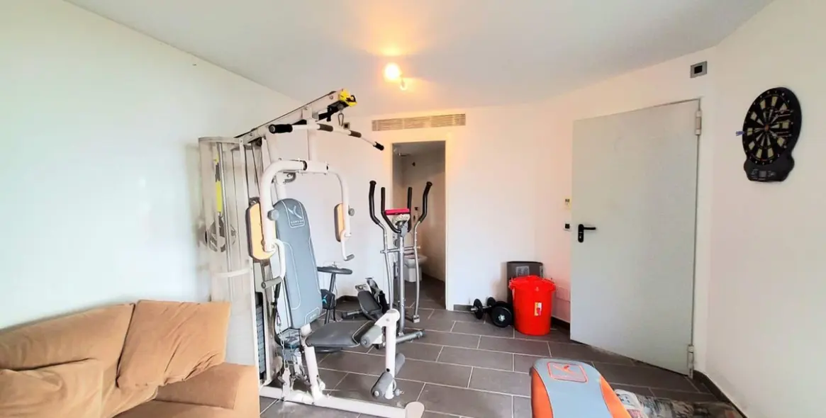 Продажа  отдельно стоящей виллы в Torreguadiaro 15