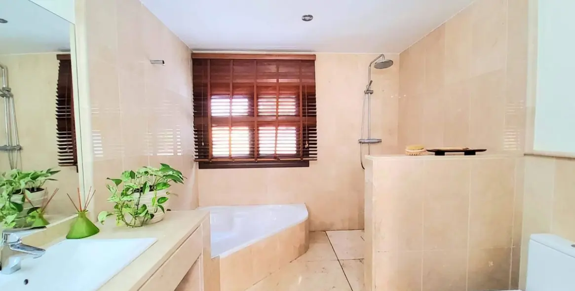 Продажа  отдельно стоящей виллы в Torreguadiaro 16