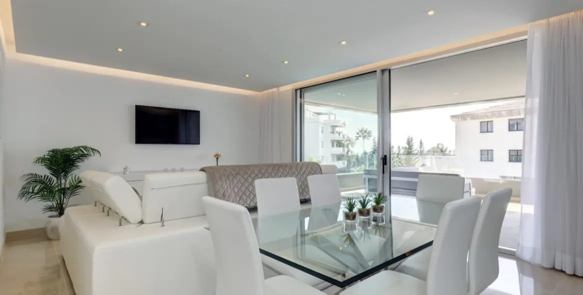 Sale of penthouse in Nueva Andalucía 5