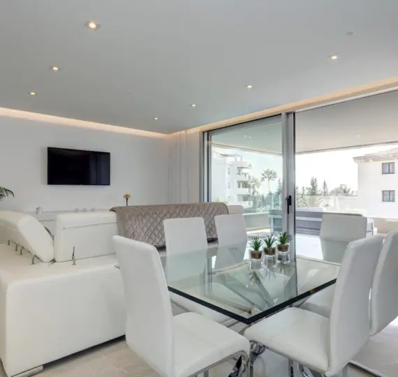 Short-term rent of penthouse in Nueva Andalucía