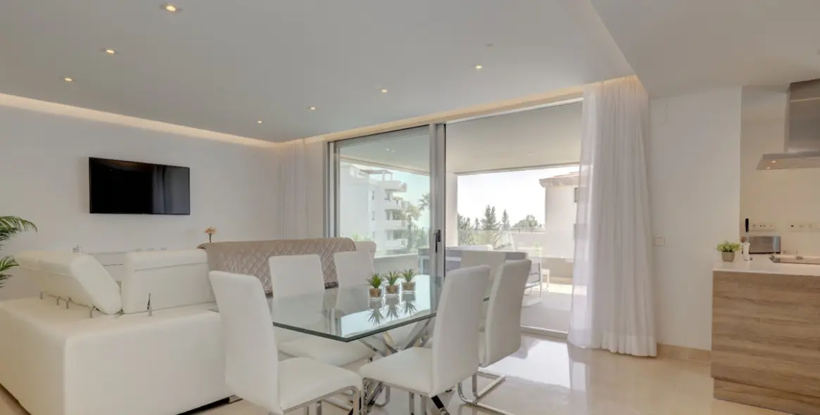 Sale of penthouse in Nueva Andalucía 6