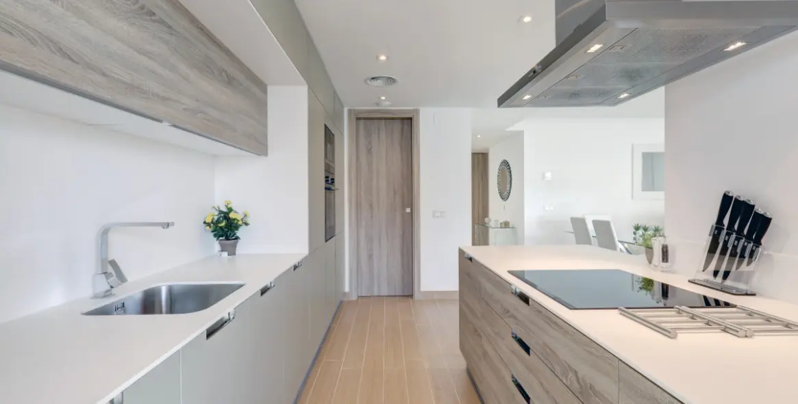 Sale of penthouse in Nueva Andalucía 11