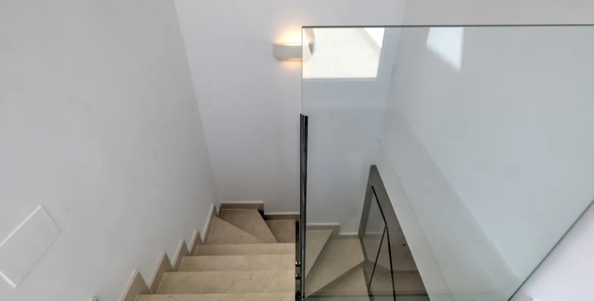 Sale of penthouse in Nueva Andalucía 19