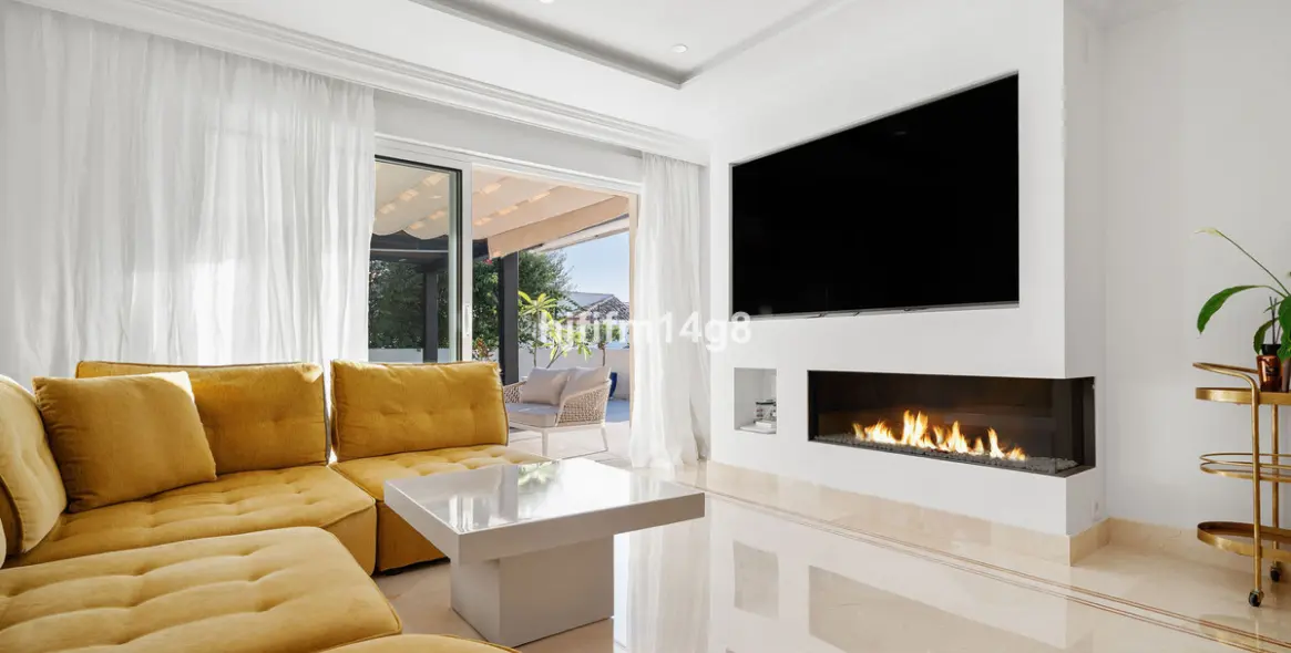 Sale of penthouse in Nueva Andalucía 4