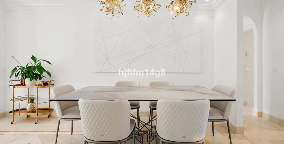 Sale of penthouse in Nueva Andalucía 7